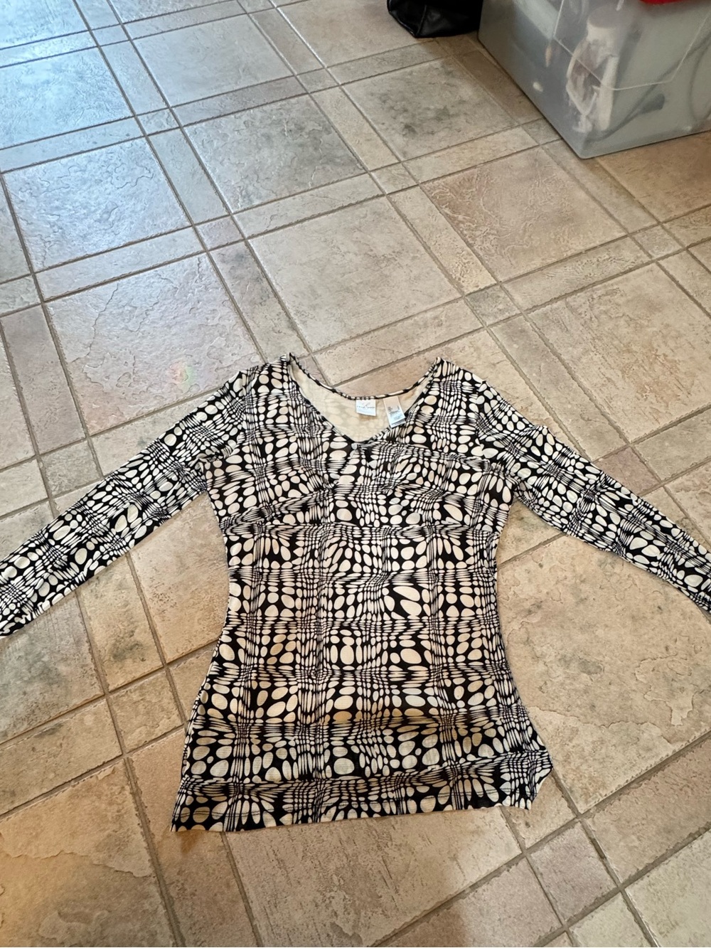 Emma James Black and Cream Long-Sleeve Printed Top